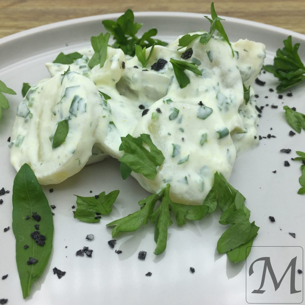 let kartoffelsalat med ylette og creme fraiche