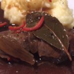 Øl braiserede svinekæber